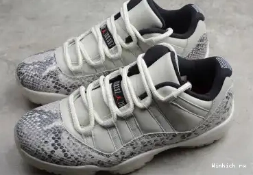 - RETRO SNAKE LOW BONE JORDAN LIGHT 11 0627